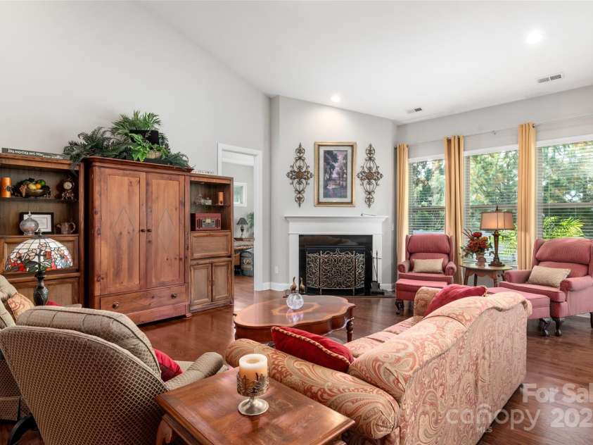 2021 Pinyon Lane, Lancaster, SC 29720.  MLS# CAR4259873, YatesRealty ID 18927. 