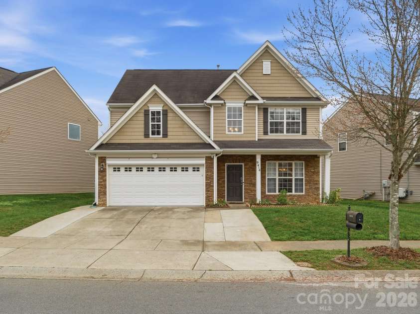 9414 Macquarie Lane, Charlotte, NC 28227.  MLS# CAR4358319, YatesRealty ID 18927. 