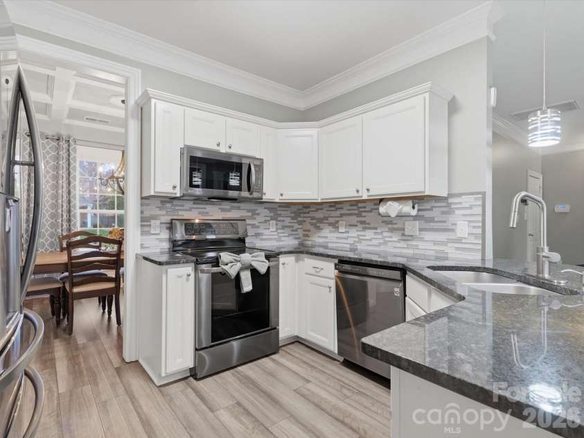 9414 Macquarie Lane, Charlotte, NC 28227.  MLS# CAR4358319, YatesRealty ID 18927. 
