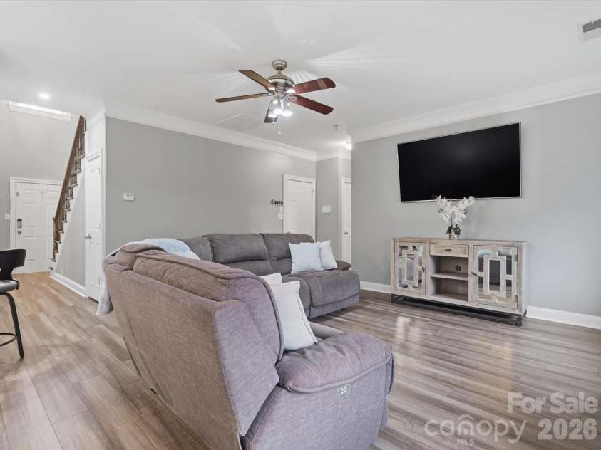 9414 Macquarie Lane, Charlotte, NC 28227.  MLS# CAR4358319, YatesRealty ID 18927. 