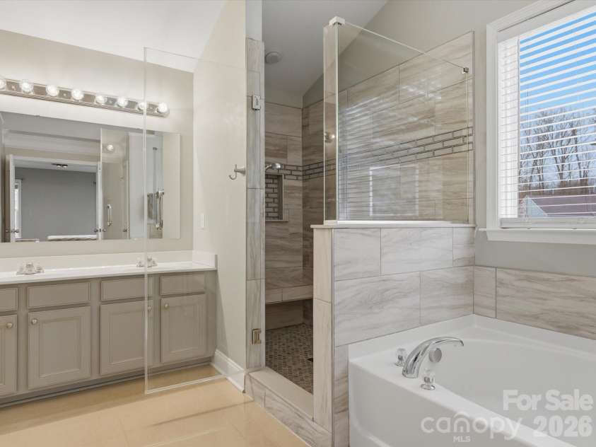 9414 Macquarie Lane, Charlotte, NC 28227.  MLS# CAR4358319, YatesRealty ID 18927. 