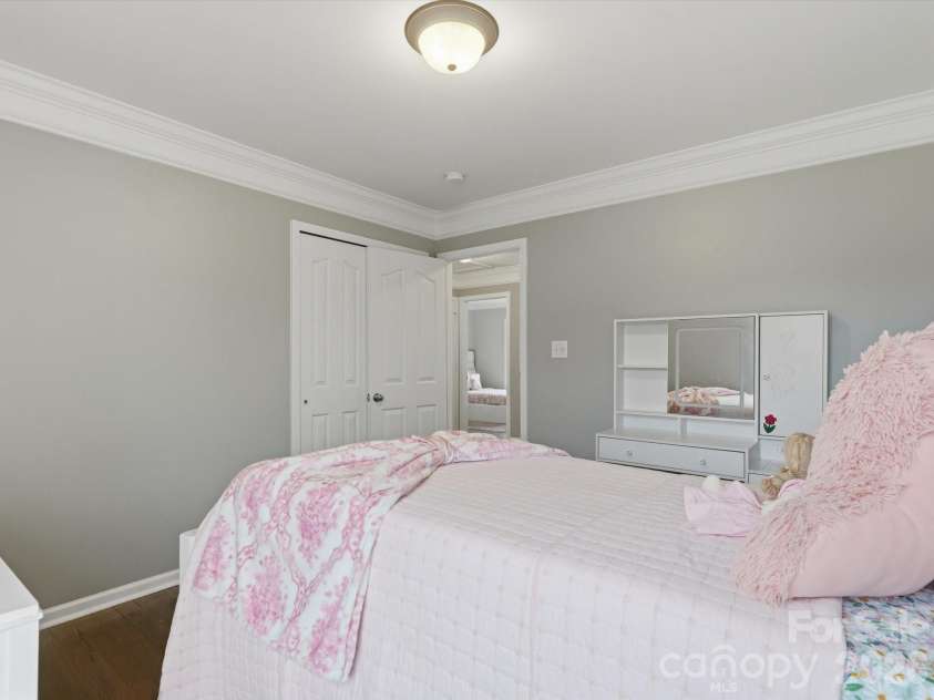 9414 Macquarie Lane, Charlotte, NC 28227.  MLS# CAR4358319, YatesRealty ID 18927. 