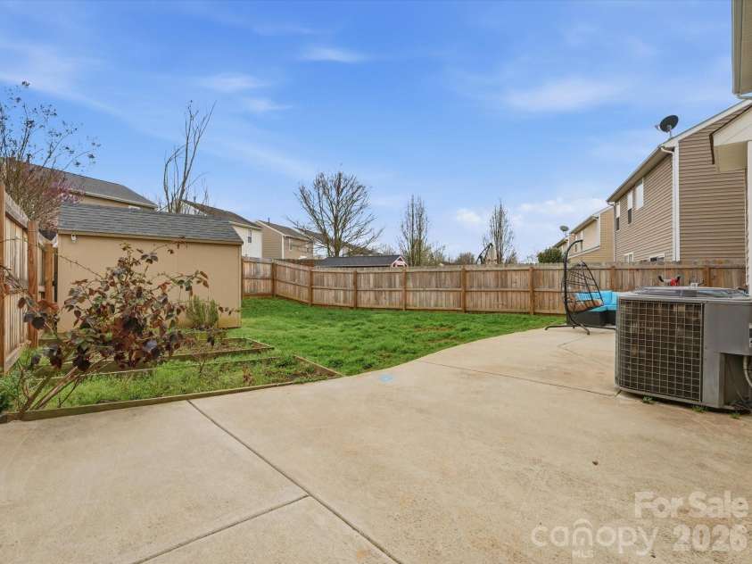 9414 Macquarie Lane, Charlotte, NC 28227.  MLS# CAR4358319, YatesRealty ID 18927. 