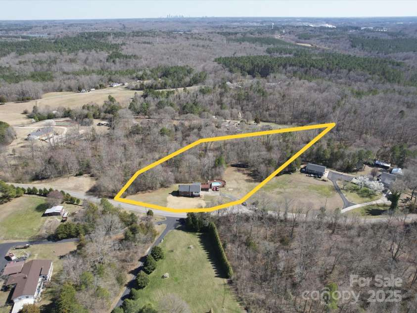 257 Hickory Hill Lane, Stanley, NC 28164.  MLS# CAR4230593, YatesRealty ID 18928. 