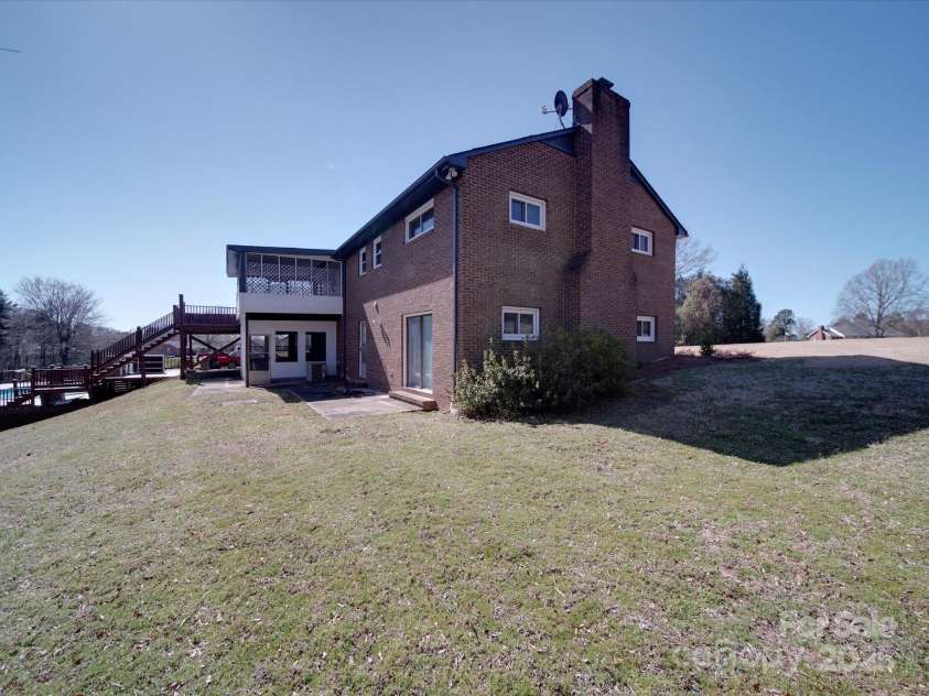 257 Hickory Hill Lane, Stanley, NC 28164.  MLS# CAR4230593, YatesRealty ID 18928. 