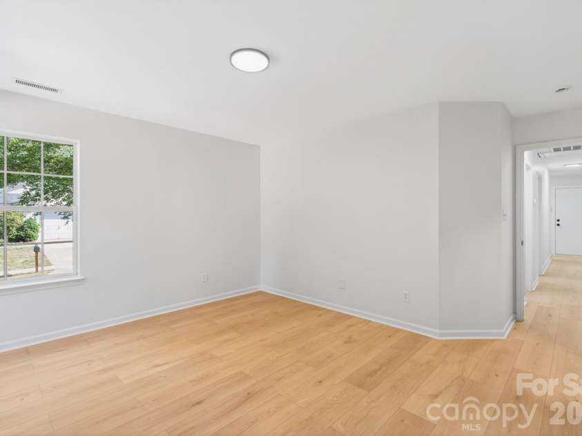 102 Daventry Place, Mooresville, NC 28117.  MLS# CAR4370988, YatesRealty ID 18929. 