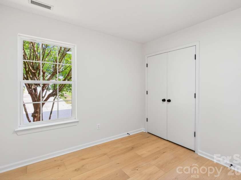 102 Daventry Place, Mooresville, NC 28117.  MLS# CAR4370988, YatesRealty ID 18929. 