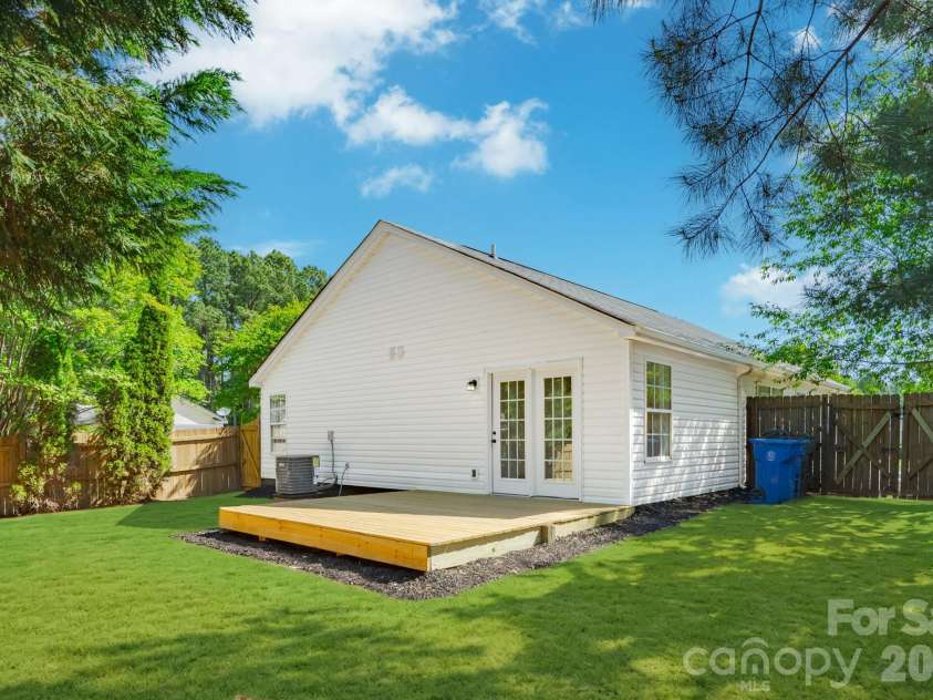 102 Daventry Place, Mooresville, NC 28117.  MLS# CAR4370988, YatesRealty ID 18929. 