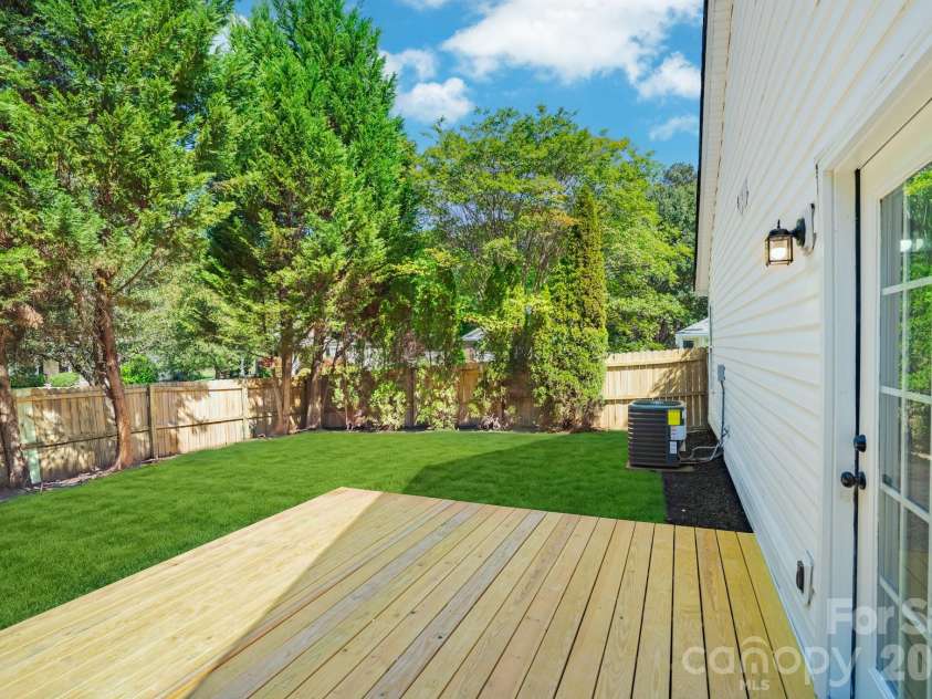 102 Daventry Place, Mooresville, NC 28117.  MLS# CAR4370988, YatesRealty ID 18929. 
