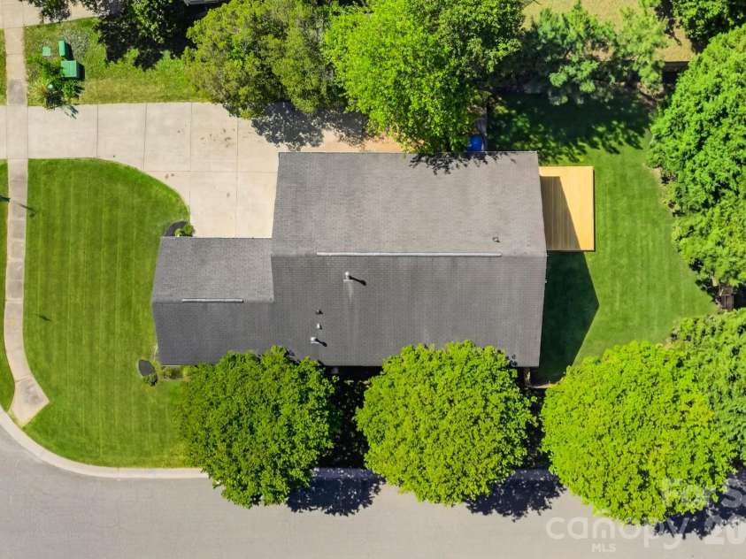 102 Daventry Place, Mooresville, NC 28117.  MLS# CAR4370988, YatesRealty ID 18929. 