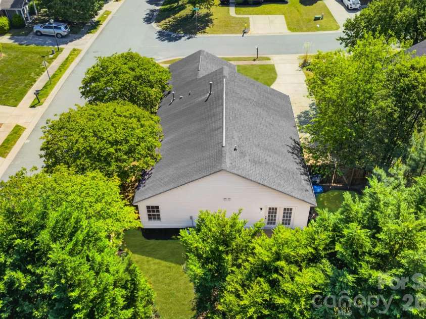 102 Daventry Place, Mooresville, NC 28117.  MLS# CAR4370988, YatesRealty ID 18929. 