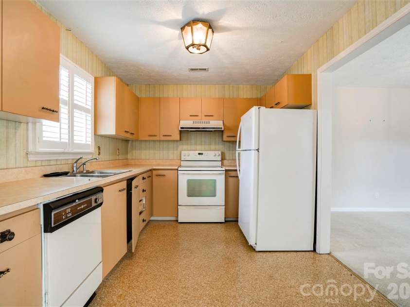 97-1 Edgemont Avenue, Shelby, NC 28150.  MLS# CAR4346122, YatesRealty ID 1893. 