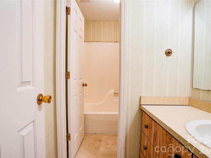 97-1 Edgemont Avenue, Shelby, NC 28150.  MLS# CAR4346122, YatesRealty ID 1893. 