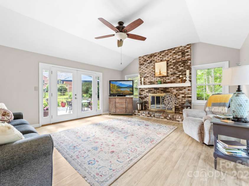 120 Labans Lane, Lincolnton, NC 28092.  MLS# CAR4261021, YatesRealty ID 18930. 
