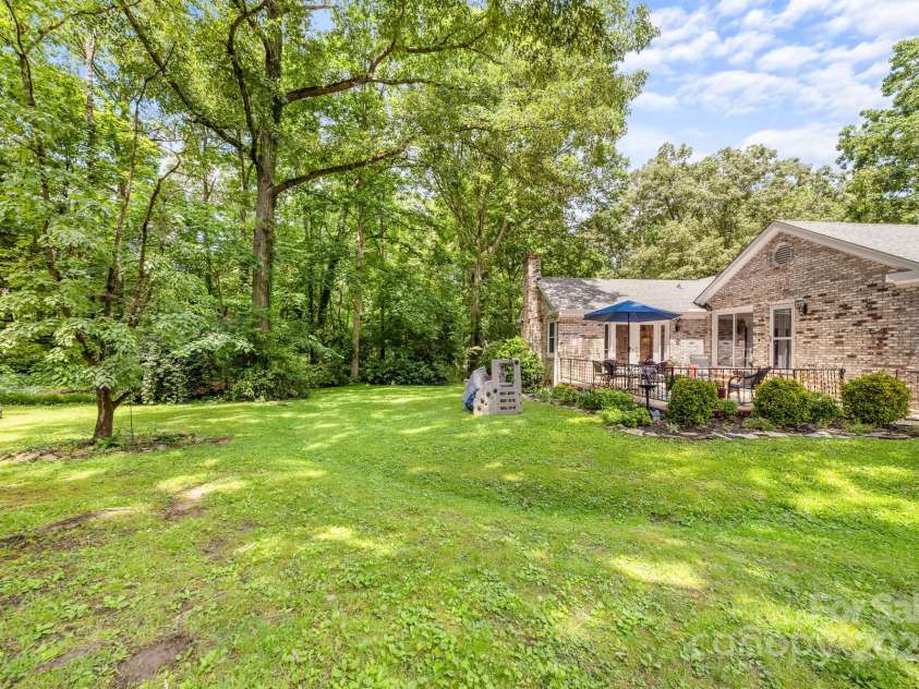 120 Labans Lane, Lincolnton, NC 28092.  MLS# CAR4261021, YatesRealty ID 18930. 