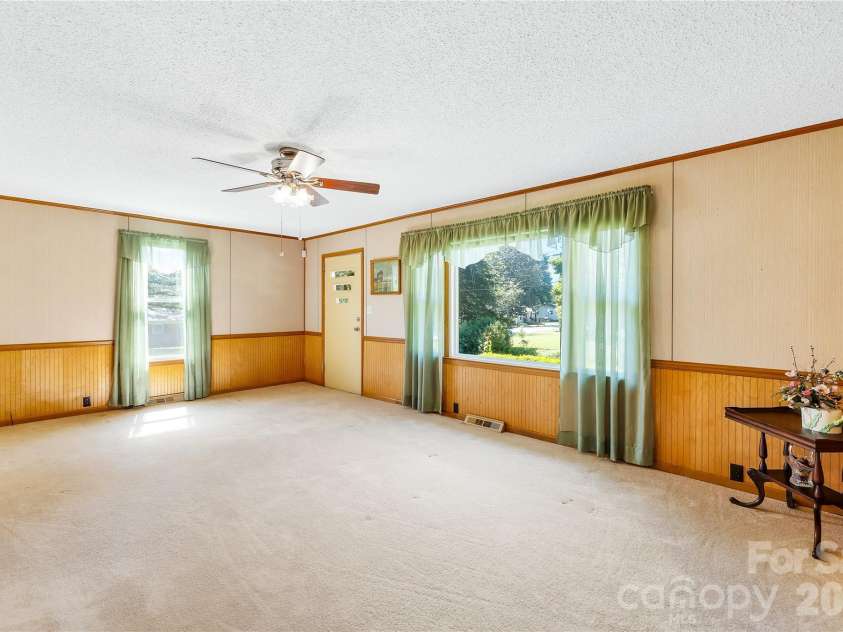 213 Ledford Drive, Gastonia, NC 28056.  MLS# CAR4368489, YatesRealty ID 18930. 