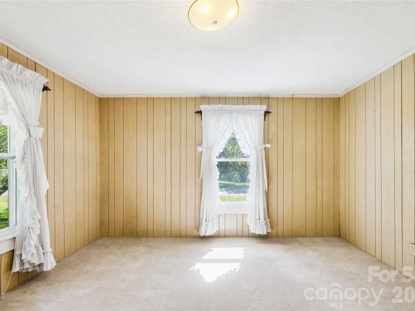 213 Ledford Drive, Gastonia, NC 28056.  MLS# CAR4368489, YatesRealty ID 18930. 