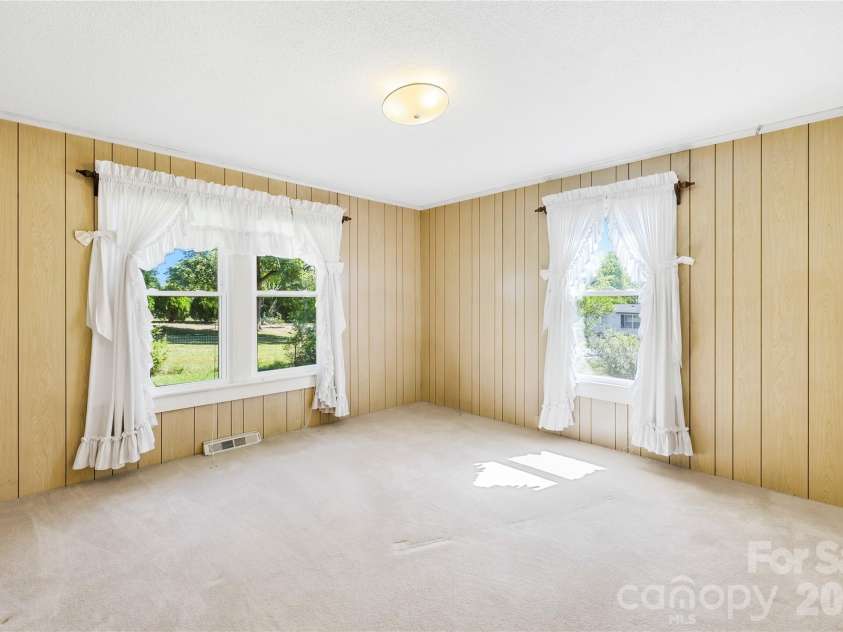 213 Ledford Drive, Gastonia, NC 28056.  MLS# CAR4368489, YatesRealty ID 18930. 