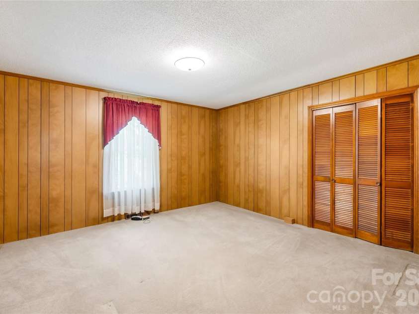 213 Ledford Drive, Gastonia, NC 28056.  MLS# CAR4368489, YatesRealty ID 18930. 