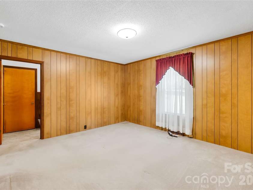 213 Ledford Drive, Gastonia, NC 28056.  MLS# CAR4368489, YatesRealty ID 18930. 