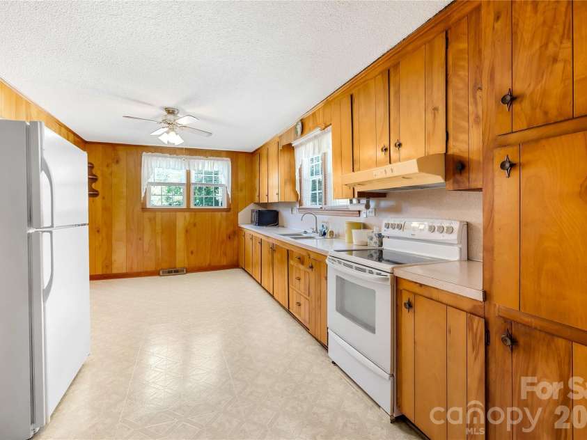 213 Ledford Drive, Gastonia, NC 28056.  MLS# CAR4368489, YatesRealty ID 18930. 