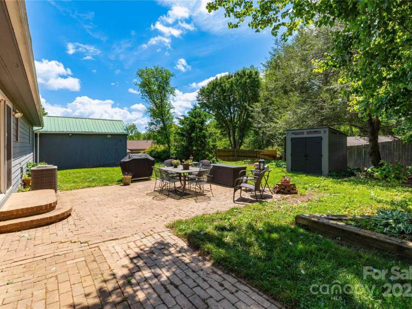 51 Mount Carmel Drive, Asheville, NC 28806.  MLS# CAR4254976, YatesRealty ID 18931. 