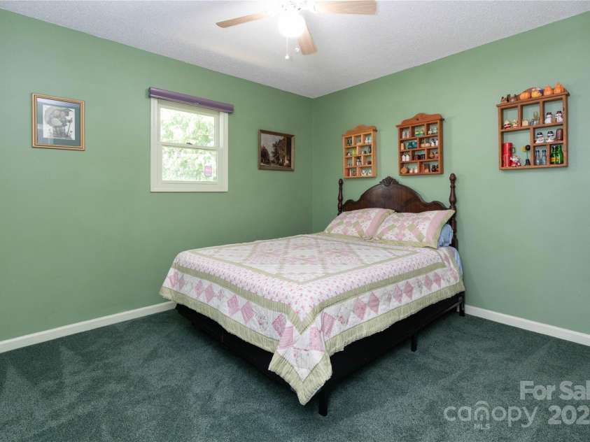 51 Mount Carmel Drive, Asheville, NC 28806.  MLS# CAR4254976, YatesRealty ID 18931. 