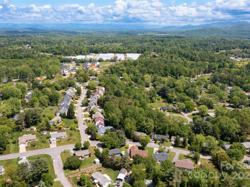 51 Mount Carmel Drive, Asheville, NC 28806.  MLS# CAR4254976, YatesRealty ID 18931. 