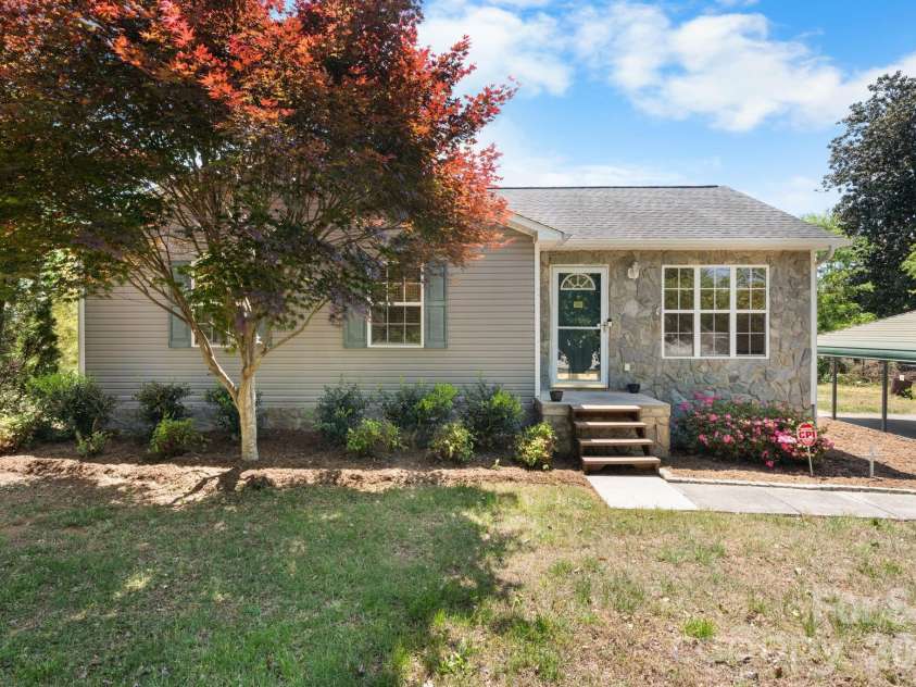 103 1st Avenue, Hildebran, NC 28637.  MLS# CAR4374371, YatesRealty ID 18933. 