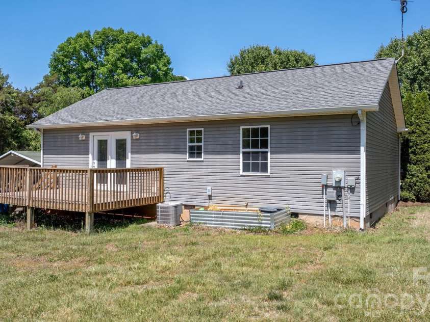 103 1st Avenue, Hildebran, NC 28637.  MLS# CAR4374371, YatesRealty ID 18933. 
