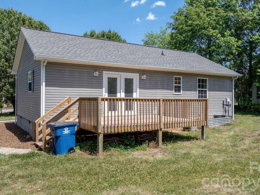 103 1st Avenue, Hildebran, NC 28637.  MLS# CAR4374371, YatesRealty ID 18933. 