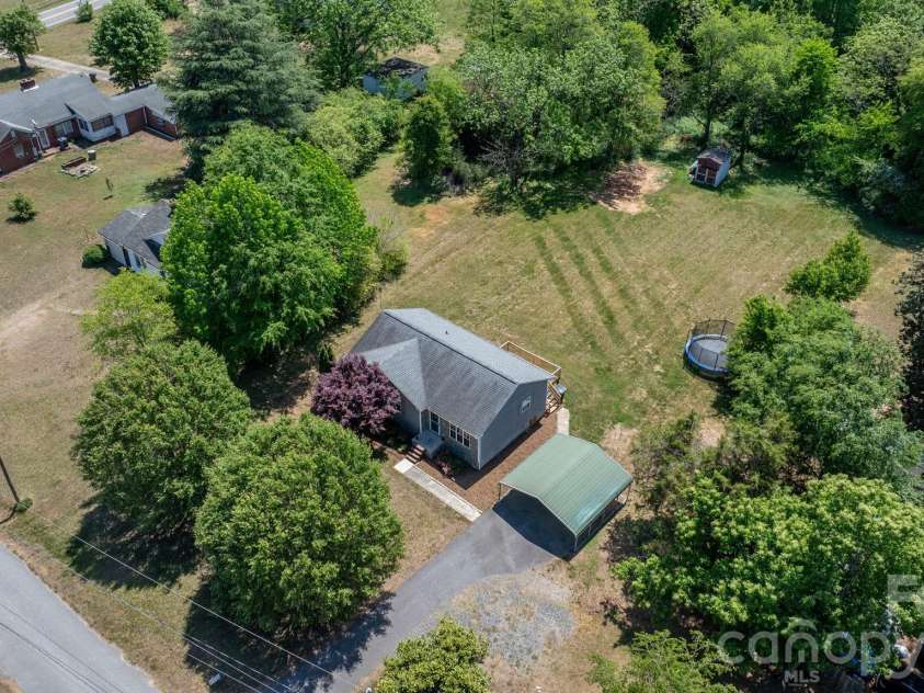 103 1st Avenue, Hildebran, NC 28637.  MLS# CAR4374371, YatesRealty ID 18933. 