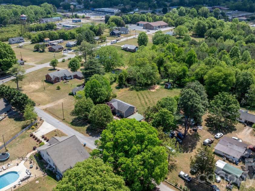 103 1st Avenue, Hildebran, NC 28637.  MLS# CAR4374371, YatesRealty ID 18933. 