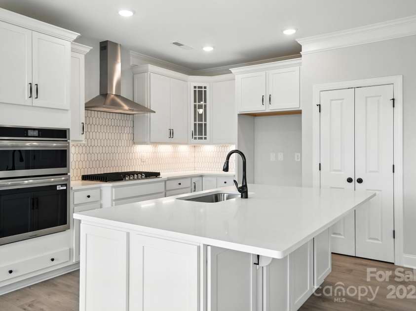 130 Longwood Road, Mooresville, NC 28115.  MLS# CAR4239553, YatesRealty ID 18933. 