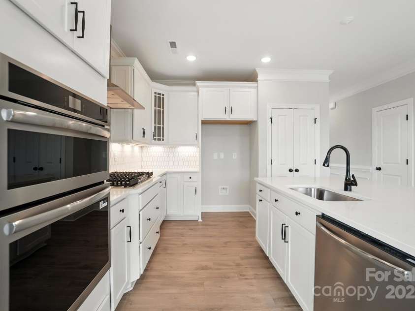 130 Longwood Road, Mooresville, NC 28115.  MLS# CAR4239553, YatesRealty ID 18933. 