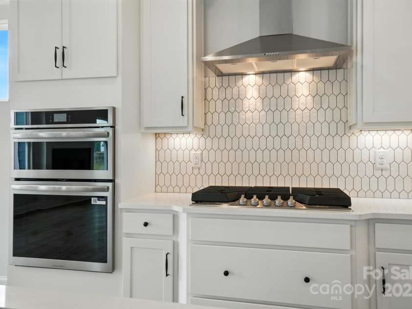 130 Longwood Road, Mooresville, NC 28115.  MLS# CAR4239553, YatesRealty ID 18933. 