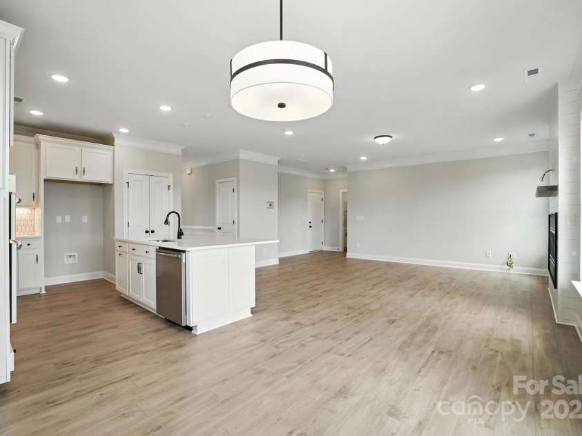 130 Longwood Road, Mooresville, NC 28115.  MLS# CAR4239553, YatesRealty ID 18933. 