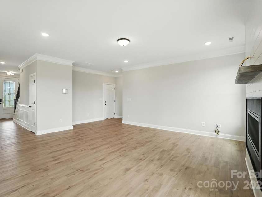 130 Longwood Road, Mooresville, NC 28115.  MLS# CAR4239553, YatesRealty ID 18933. 