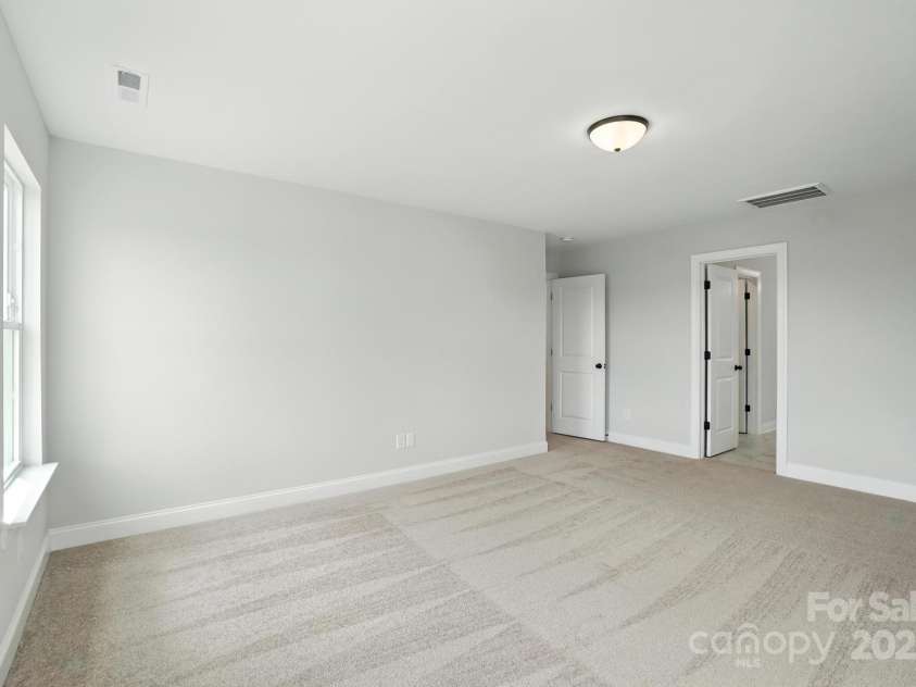 130 Longwood Road, Mooresville, NC 28115.  MLS# CAR4239553, YatesRealty ID 18933. 