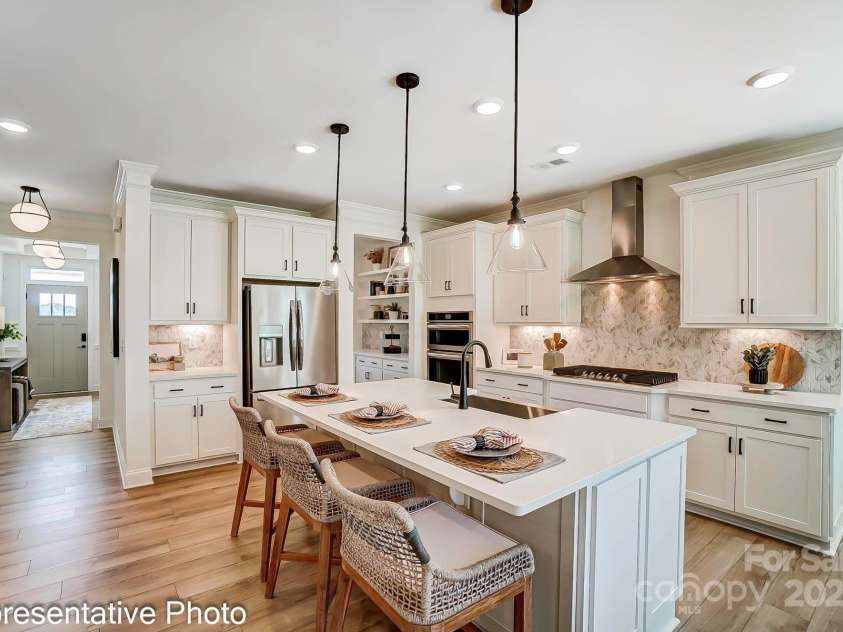 132 Longwood Road, Mooresville, NC 28115.  MLS# CAR4239532, YatesRealty ID 18934. 