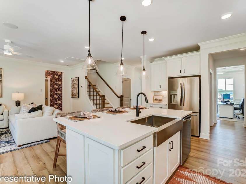 132 Longwood Road, Mooresville, NC 28115.  MLS# CAR4239532, YatesRealty ID 18934. 