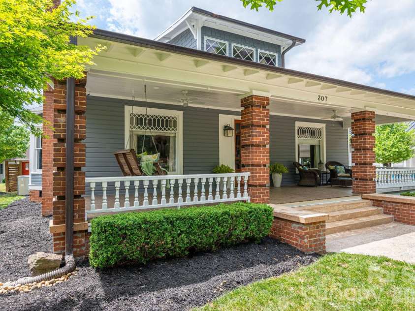 307 Main Street, Belmont, NC 28012.  MLS# CAR4374095, YatesRealty ID 18934. 