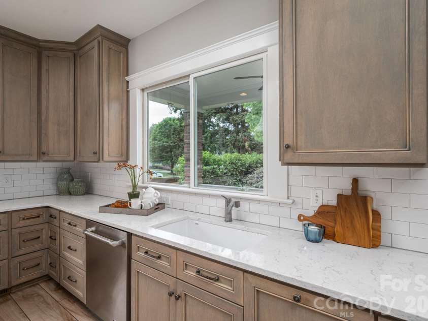 307 Main Street, Belmont, NC 28012.  MLS# CAR4374095, YatesRealty ID 18934. 