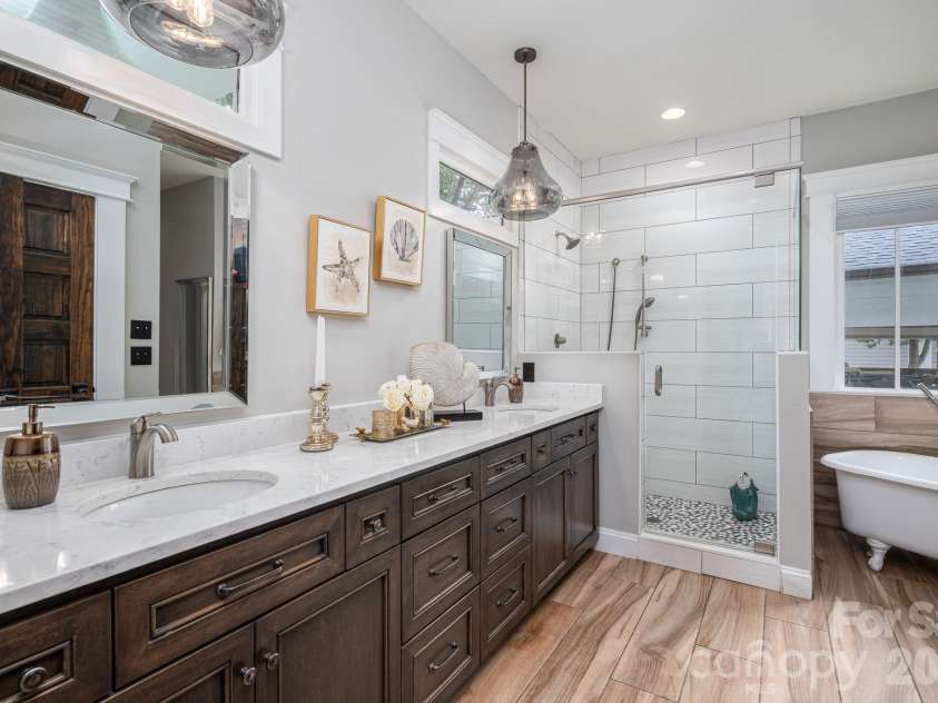 307 Main Street, Belmont, NC 28012.  MLS# CAR4374095, YatesRealty ID 18934. Primary bath