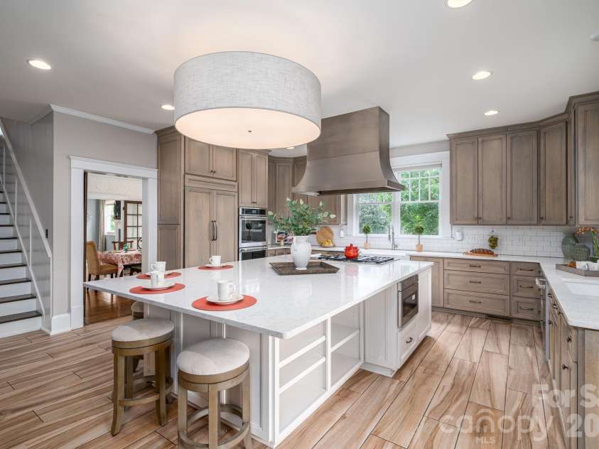 307 Main Street, Belmont, NC 28012.  MLS# CAR4374095, YatesRealty ID 18934. Whoa! The kitchen!