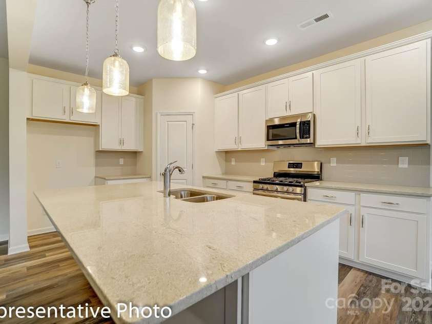 104 Inneswood Lane, Mooresville, NC 28115.  MLS# CAR4243543, YatesRealty ID 18935. 