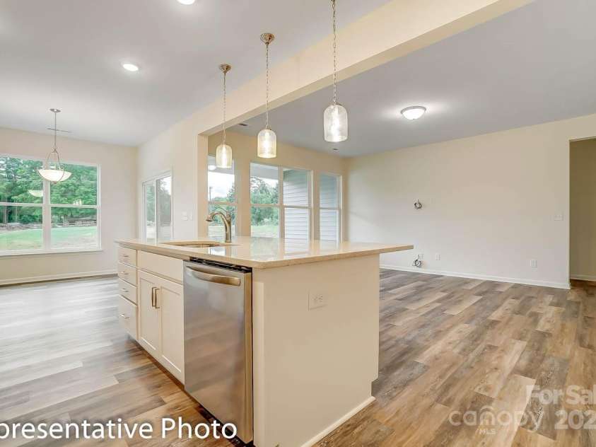 104 Inneswood Lane, Mooresville, NC 28115.  MLS# CAR4243543, YatesRealty ID 18935. 