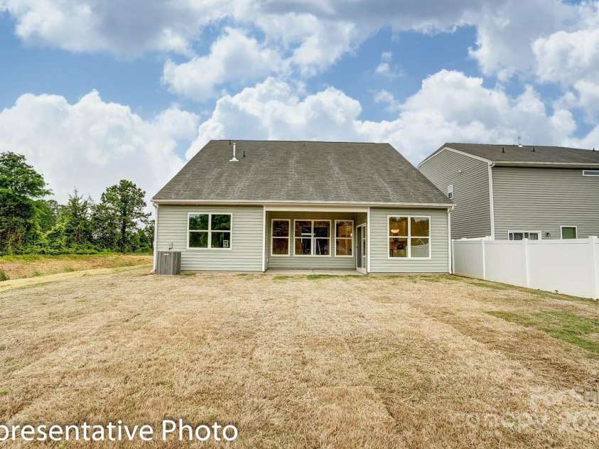 104 Inneswood Lane, Mooresville, NC 28115.  MLS# CAR4243543, YatesRealty ID 18935. 