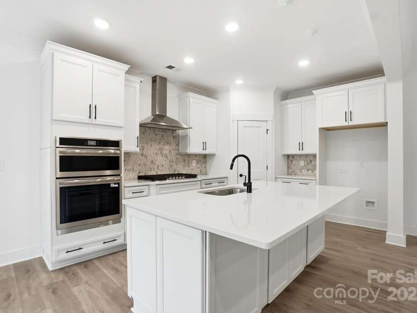 104 Inneswood Lane, Mooresville, NC 28115.  MLS# CAR4243543, YatesRealty ID 18935. 