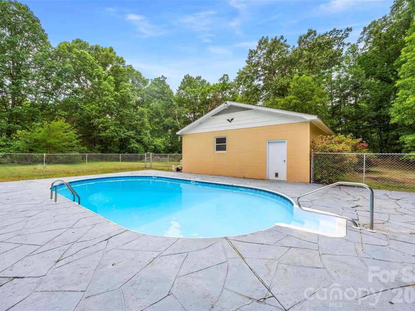 801 Saint Marks Church Road, Bessemer City, NC 28016.  MLS# CAR4376311, YatesRealty ID 18935. 